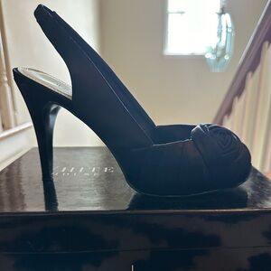 White House Black Market. size 7.5M, dress satin shoe with rose embellishment